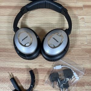 Bose QuietComfort 15 Acoustic Noise Canceling Headphones w/ Case + Blu Adapter